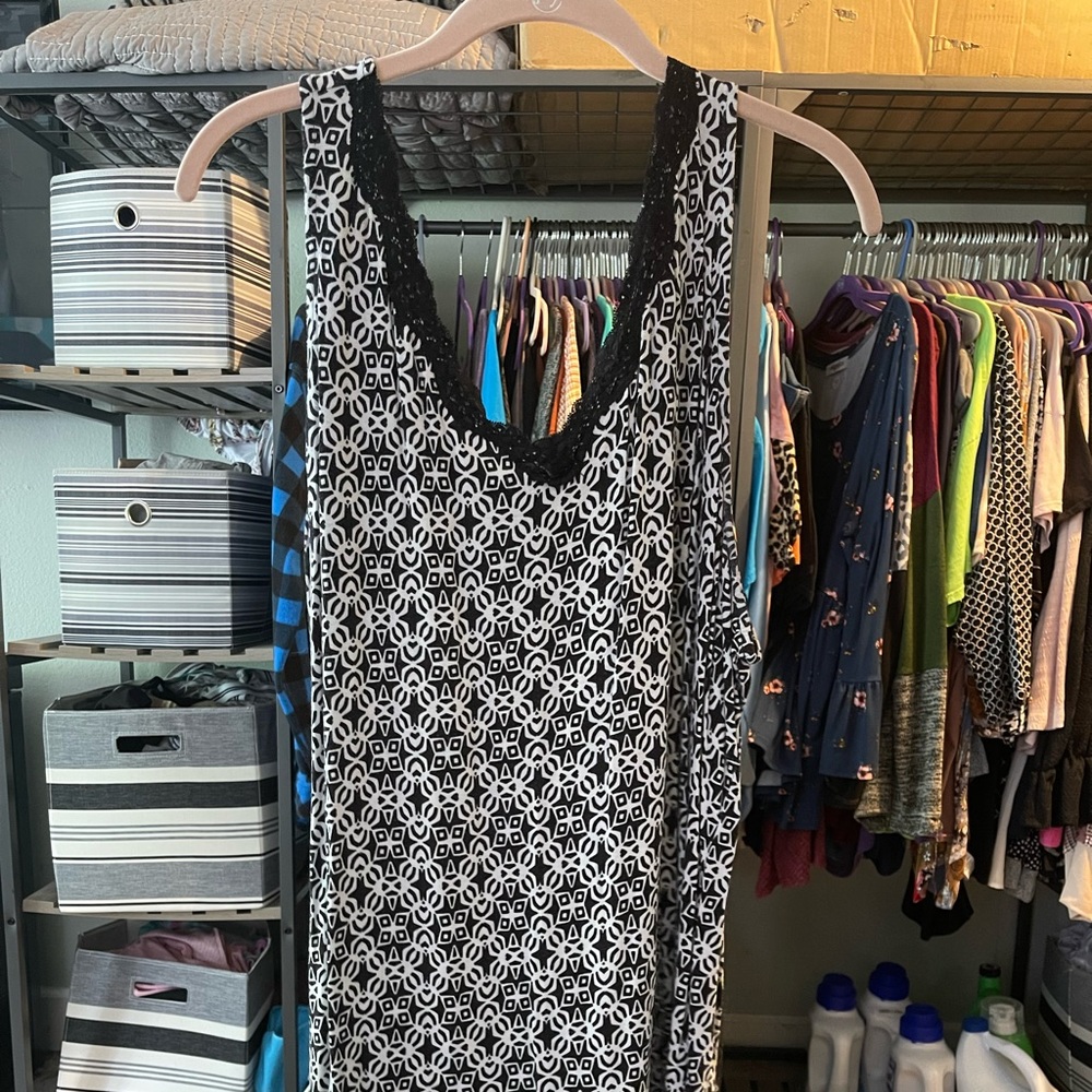 Lace trimmed tank top